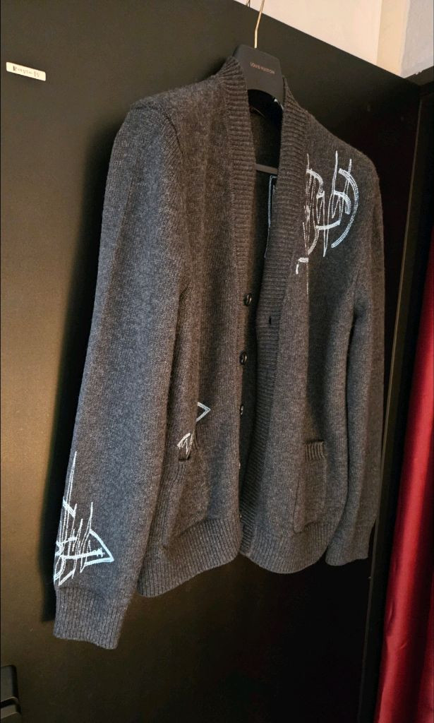 루이비통 프리퀀시 가디건 이미지