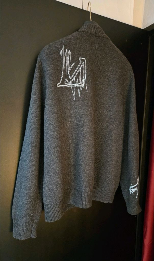 루이비통 프리퀀시 가디건 이미지