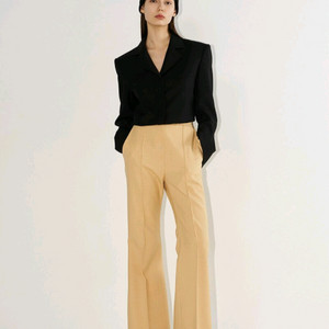 블로썸(blossom) 크롭 자켓 블랙 새상품