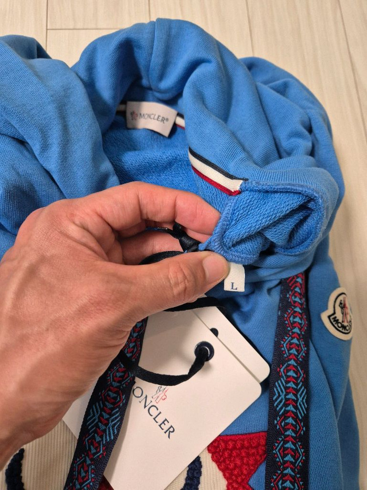 몽클레어 MONCLER 자수 후드티--3