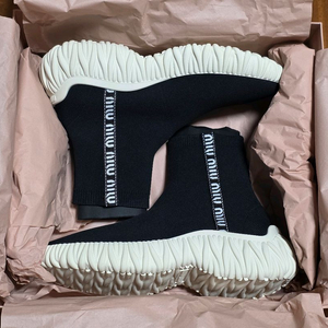 정품 미우미우 마테라쎄 로고 테이프 삭스 스니커즈 37 미착용 새제품 이미지