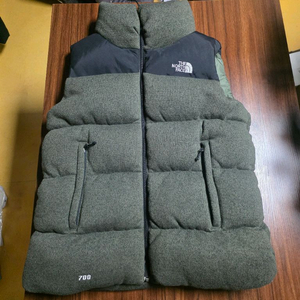 노스페이스 패딩조끼 덕다운 표기95실사100 팝니다