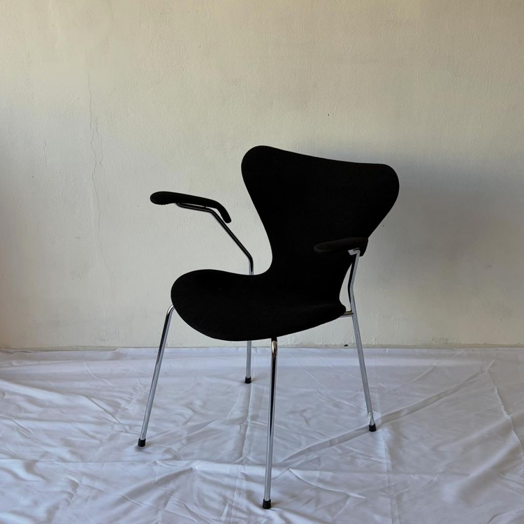 프리츠한센 세븐체어 3207 암체어 모델--1