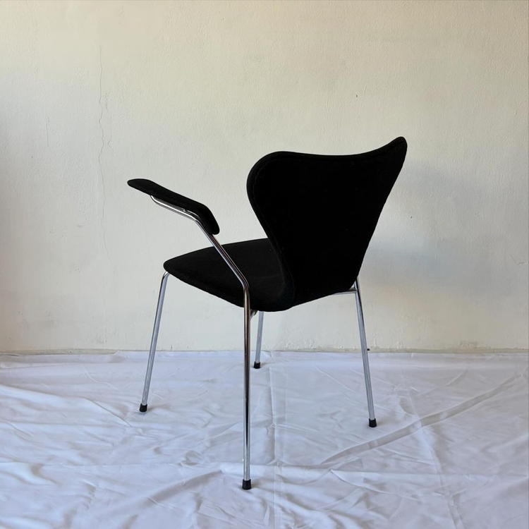 프리츠한센 세븐체어 3207 암체어 모델--2