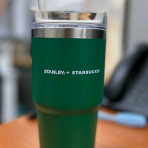 (배송비포함)스탠리x스타벅스 텀블러 591ml 그린(새상품)