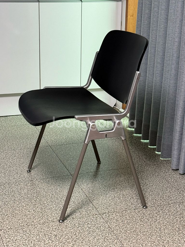 DSC 체어 블랙--0