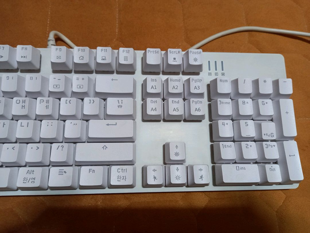 홈플래닛 레인보우 LED 기계식 게이밍 키보드 적축, AK10 14500원 이미지