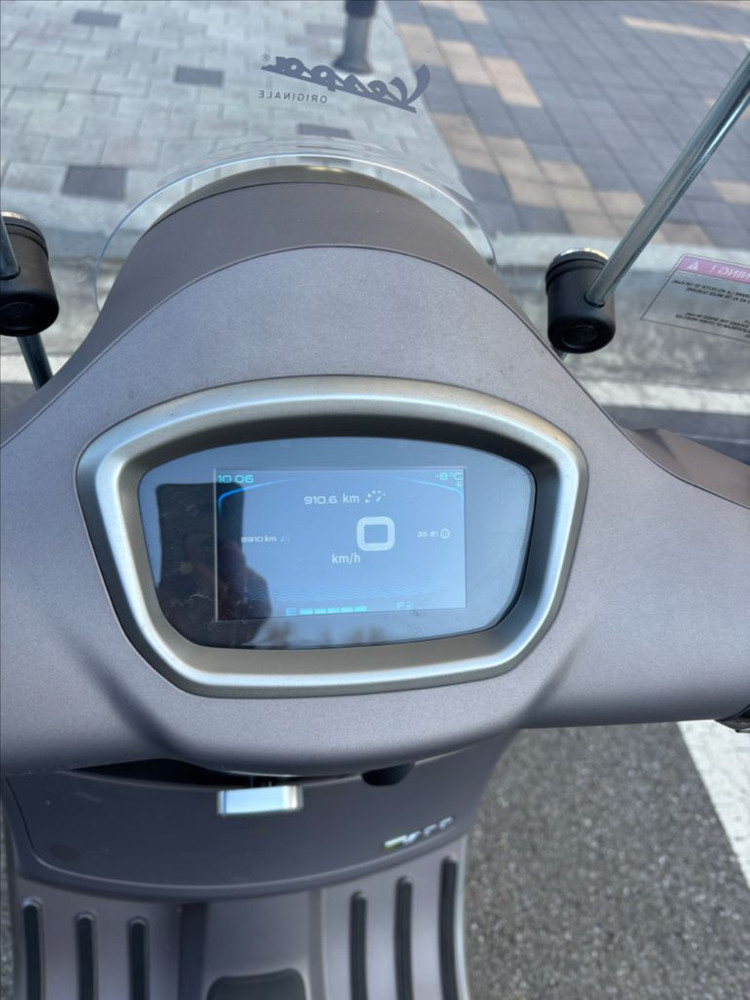 베스파 GTS300 슈퍼테크--0