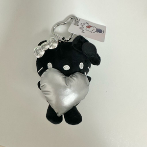 (미사용/택있음) 산리오 블랙 실버 하트 키티 인형 키링