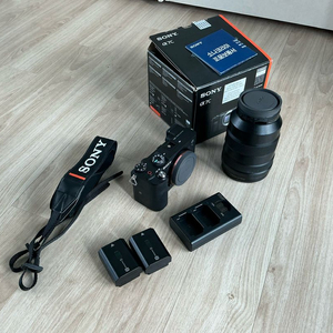 소니 A7C 풀프레임 카메라 + FE 24-105mm F4렌즈 이미지