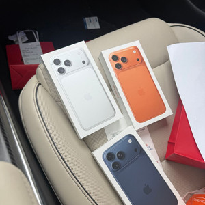 아이폰17프로맥스 256gb 오렌지,실버 팔아요