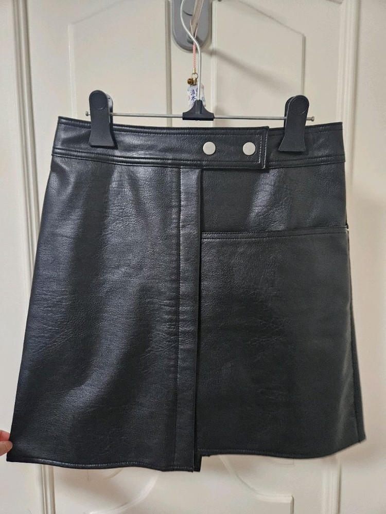 구호플러스 Faux Leather 미니 스커트 블랙--2