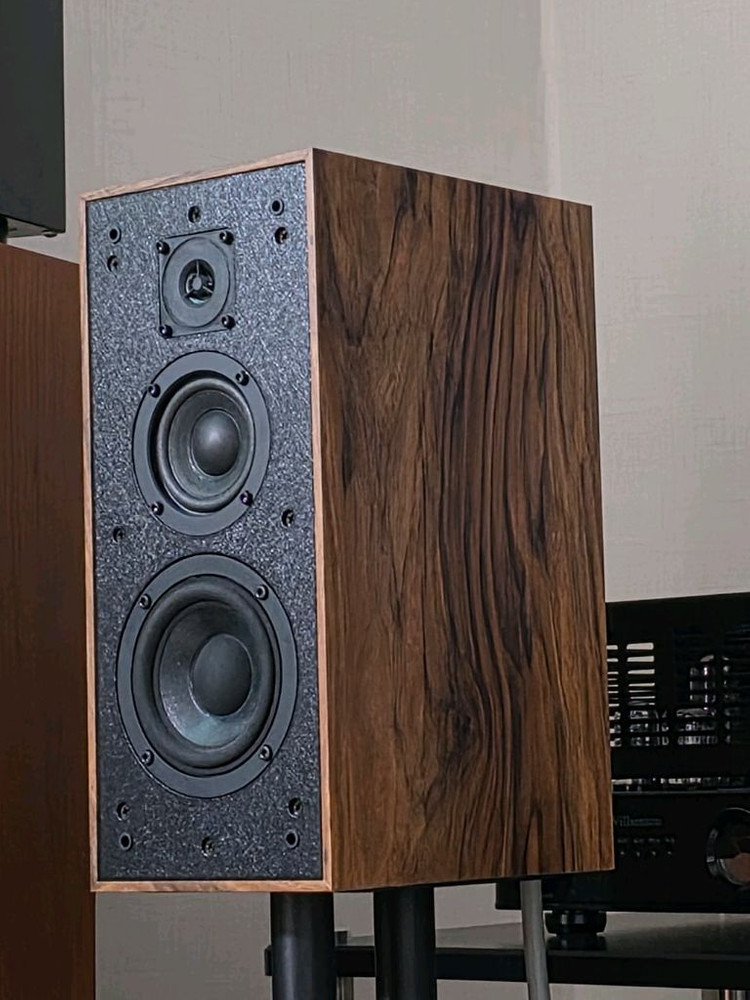 칼라스 로빈 3웨이 북셸프 스피커--1