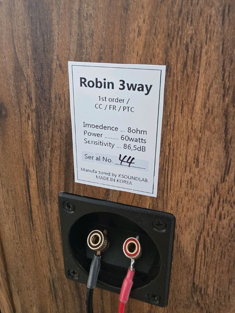 칼라스 로빈 3웨이 북셸프 스피커--2