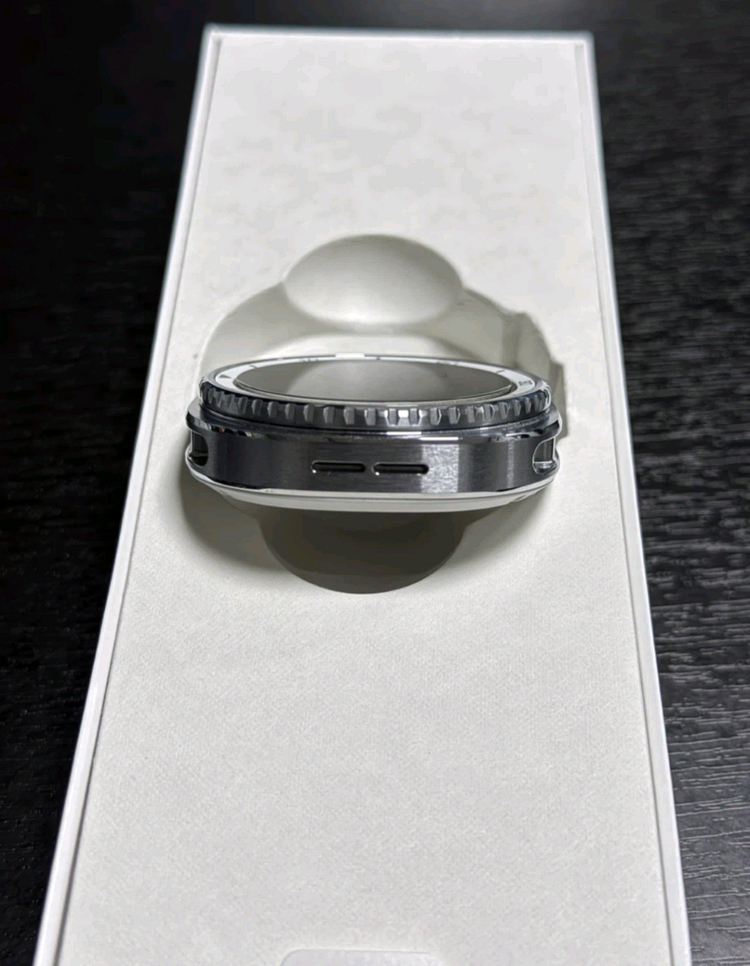 단순개봉 갤럭시워치8 LTE 자급제--3