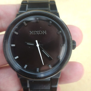 닉슨 캐넌 올블랙 시계 이미지