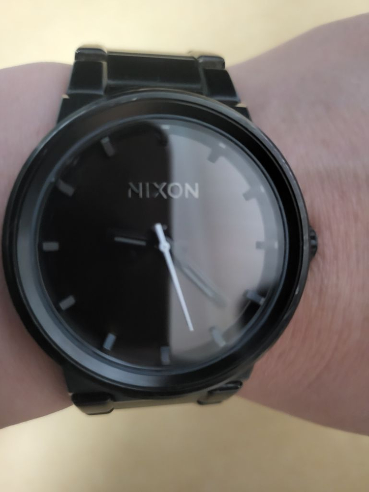 닉슨 캐넌 올블랙 시계 이미지