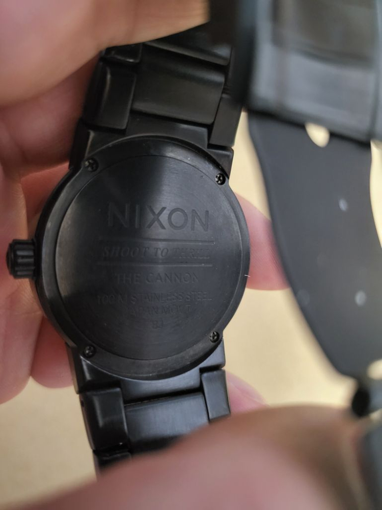 닉슨 캐넌 올블랙 시계 이미지