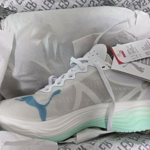 퓨마 디나엘3 270사이즈 미사용