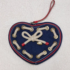 /모스키노 하트 데님 파우치