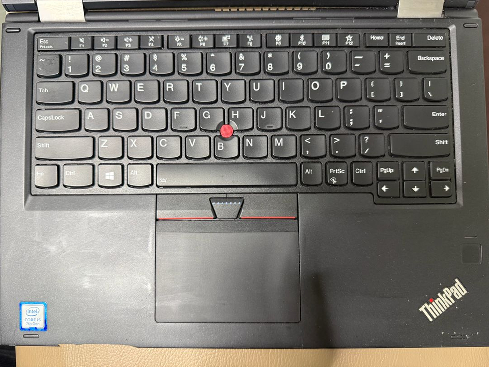 박살난 레노보 씽크패드 Yoga370 부품용--1