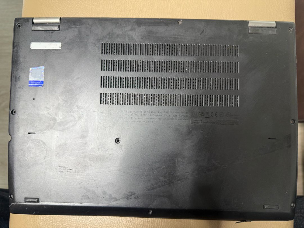 박살난 레노보 씽크패드 Yoga370 부품용--3