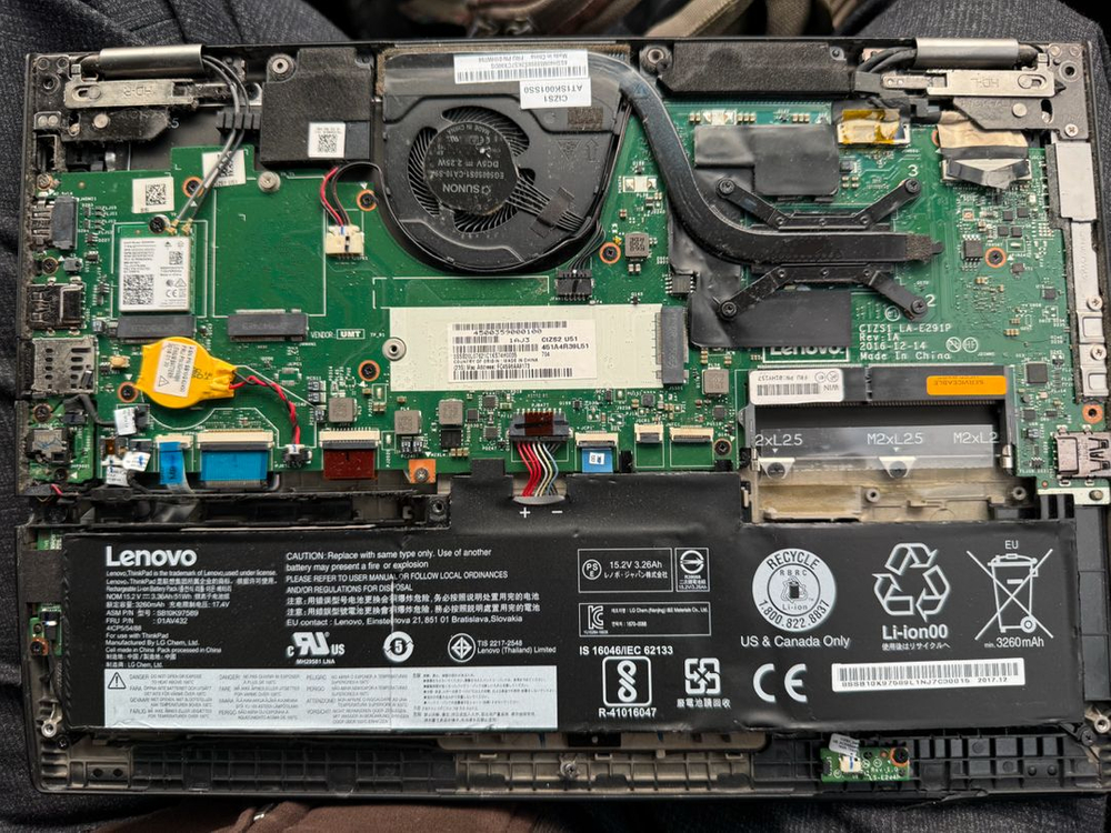박살난 레노보 씽크패드 Yoga370 부품용--4