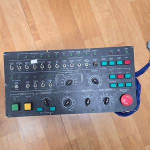 CNC 콘트롤 스위치 판넬 이미지