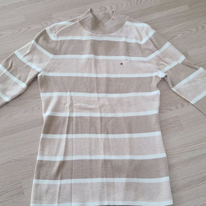 타미힐피거 여성니트