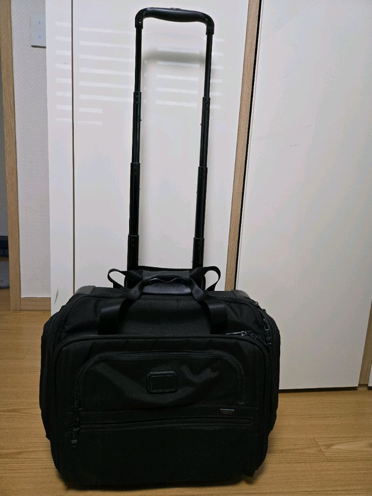 투미 Tumi Alpha 2 wheel compact duffel--1
