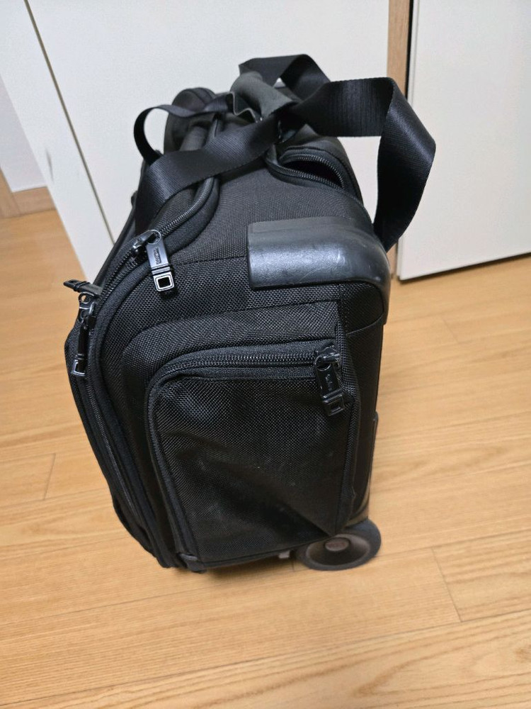 투미 Tumi Alpha 2 wheel compact duffel--2