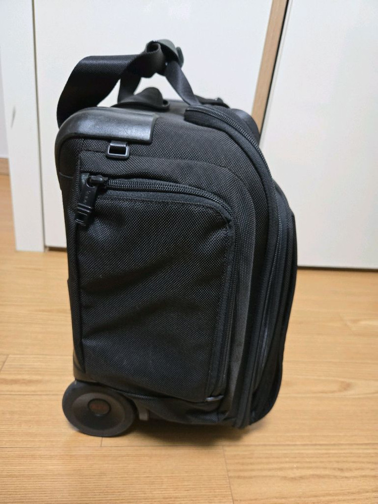 투미 Tumi Alpha 2 wheel compact duffel--4