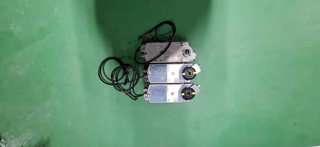 지멘스 댐퍼 모터 설치하고 바로 철거하여 보관 3개 일괄 팜니다 010 2291 6290--2