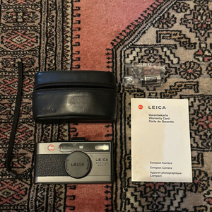 라이카 미니룩스 줌 블랙 보그너 에디션 민트급 라이카 가죽케이스 포함 판매 이미지
