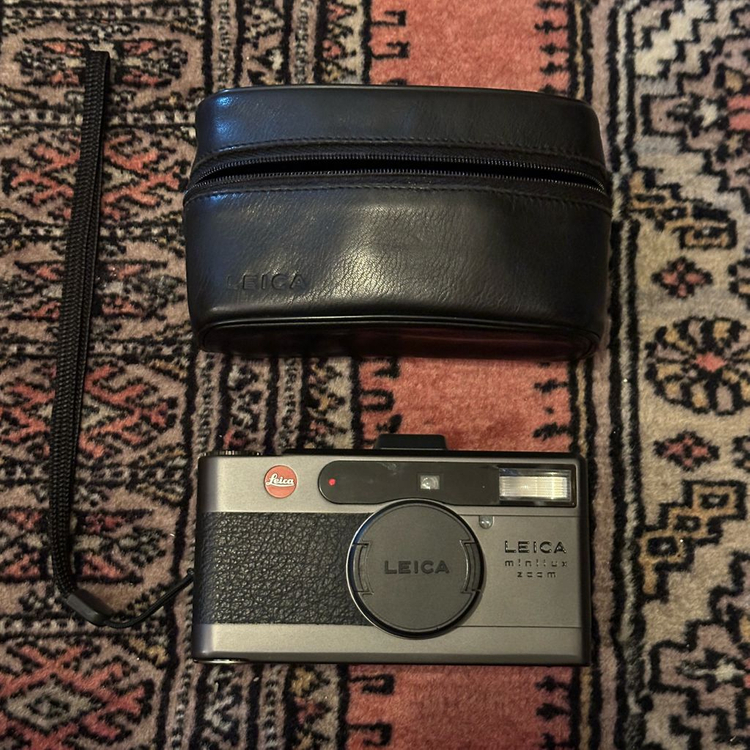 라이카 미니룩스 줌 블랙 보그너 에디션 민트급 라이카 가죽케이스 포함 판매 이미지