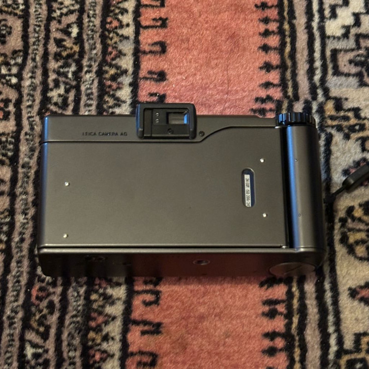 라이카 미니룩스 줌 블랙 보그너 에디션 민트급 라이카 가죽케이스 포함 판매 이미지