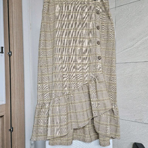 체크 패턴 롱 스커트