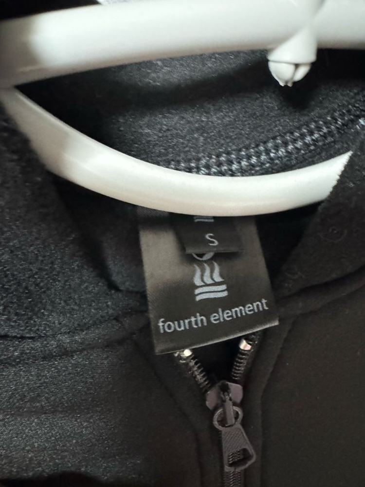 포스엘리먼트 드라이내피 아크틱 슈트 S 판매합니다--2