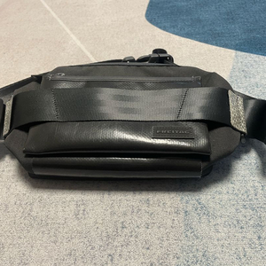 프라이탁 슬링백 딕슨