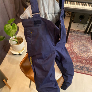 데상트 스키 ,보드복바지 키 140-150