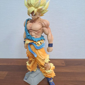 드래곤볼 슈퍼 사이아인 1 피규어 싸게 팝니다