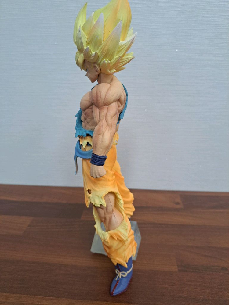 드래곤볼 슈퍼 사이아인 1 피규어 싸게 팝니다--1