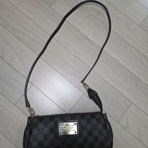 에바클러치 이미지