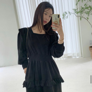 바이씨니 제작 프릴캉캉원피스 블랙 팝니다