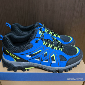 (새상품)265 등산화 프로월드컵 트레킹화 운동화