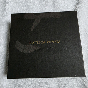 보테가베네타 정품 지갑 새제품 팔아요