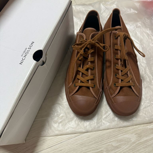 [새제품] 스튜디오 니콜슨 메리노 스니커즈 월넛 39사이즈