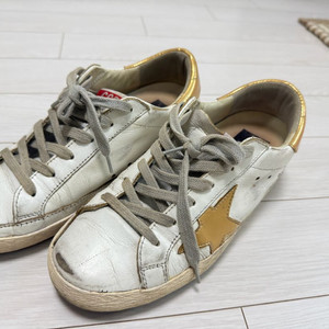 골든구스 빈티지 스니커즈 사이즈 225(35)