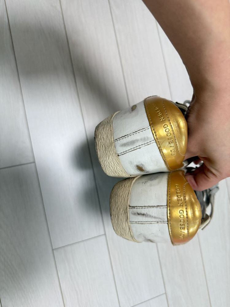 골든구스 빈티지 스니커즈 사이즈 225(35)--1