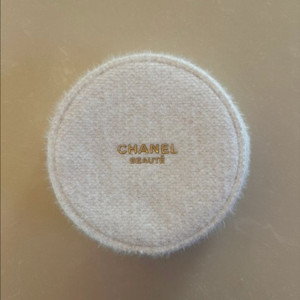 샤넬 뷰티 홀리데이 트위드 파우치 새제품